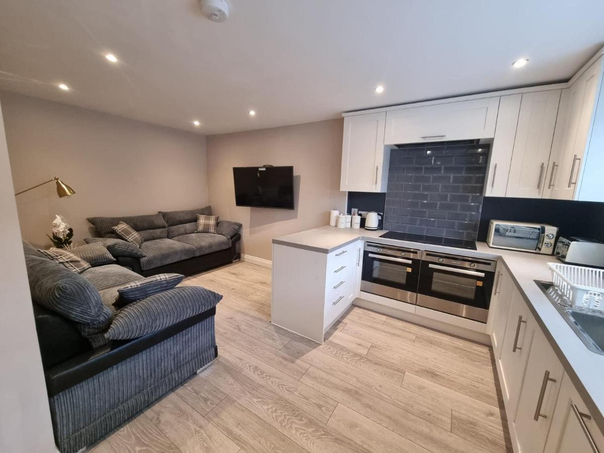 6 Dbl Bed, Central Huddersfield House Inc Parking Esterno foto