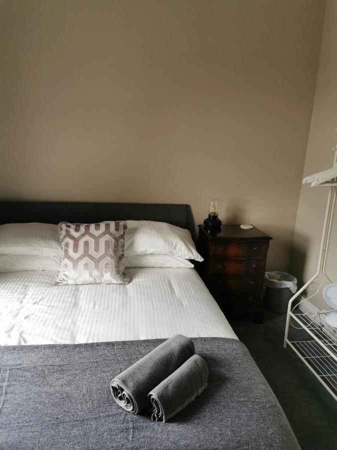 6 Dbl Bed, Central Huddersfield House Inc Parking Esterno foto